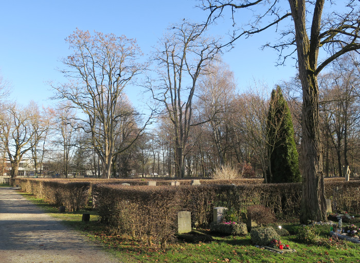 01_friedhof-perlacher-forst_2017-12-25_3155